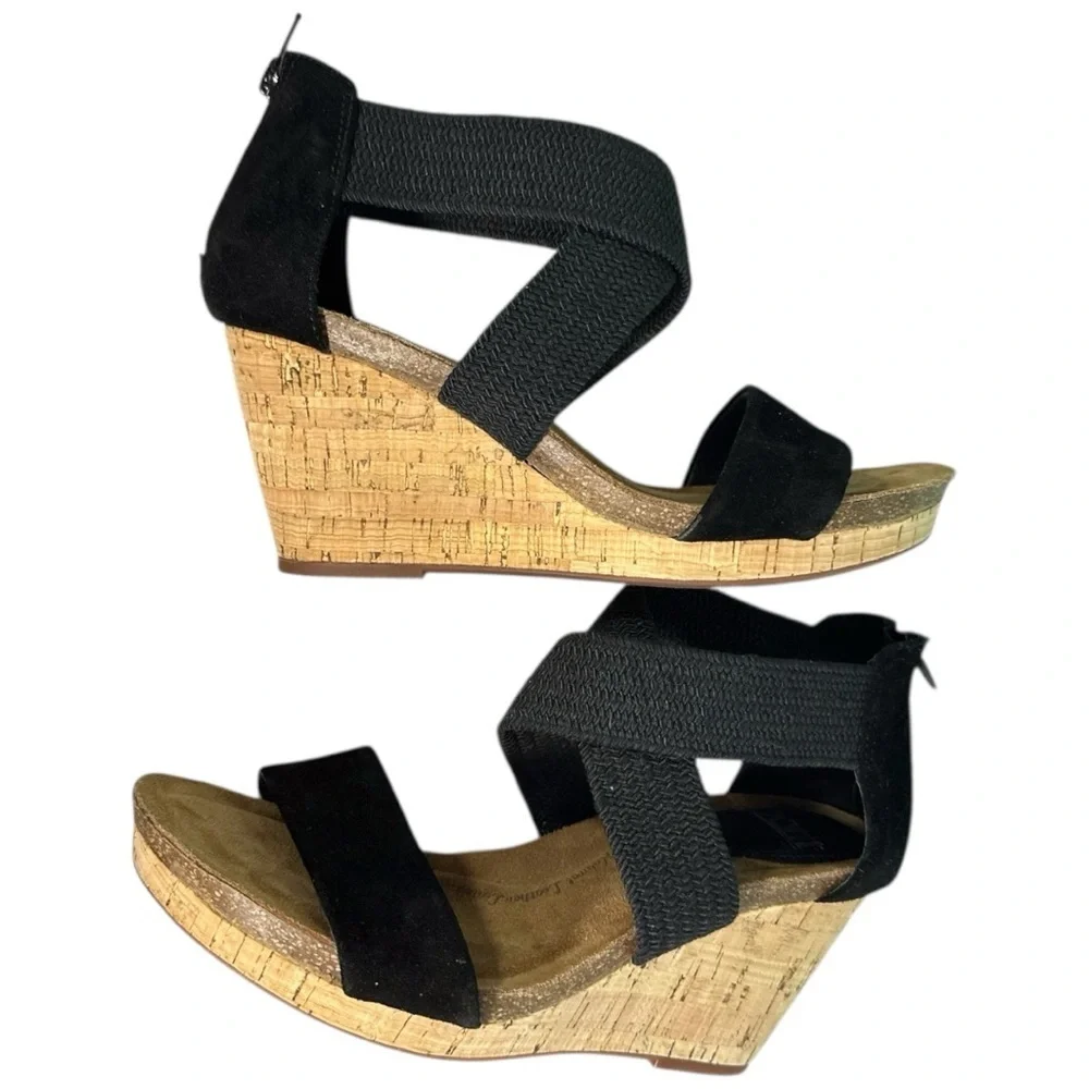 Chic Black Wedge Sandals size 8.5